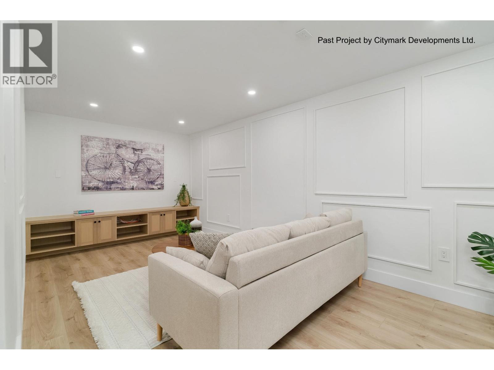 House in North Vancouver - Image 14