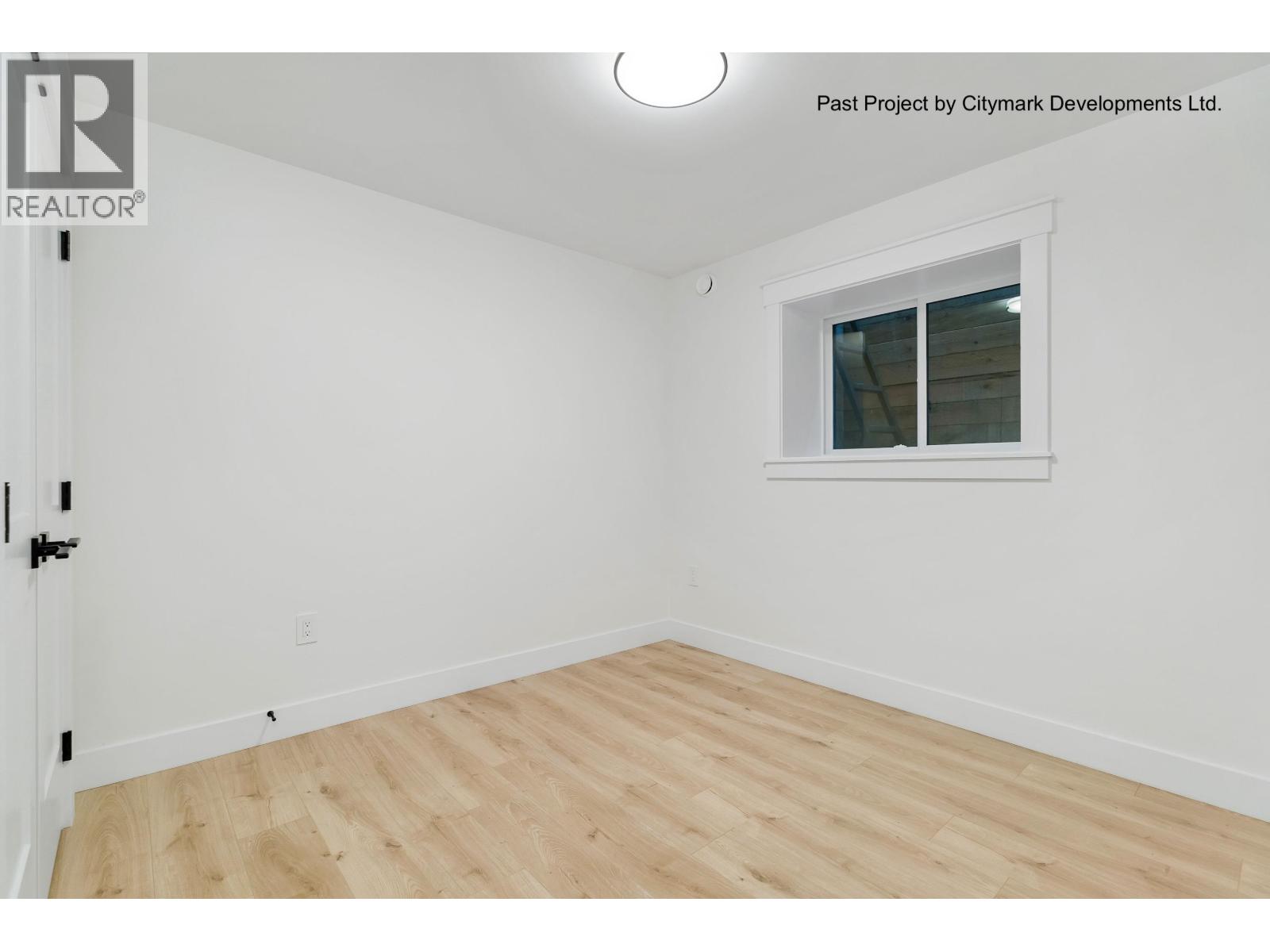 House in North Vancouver - Image 18
