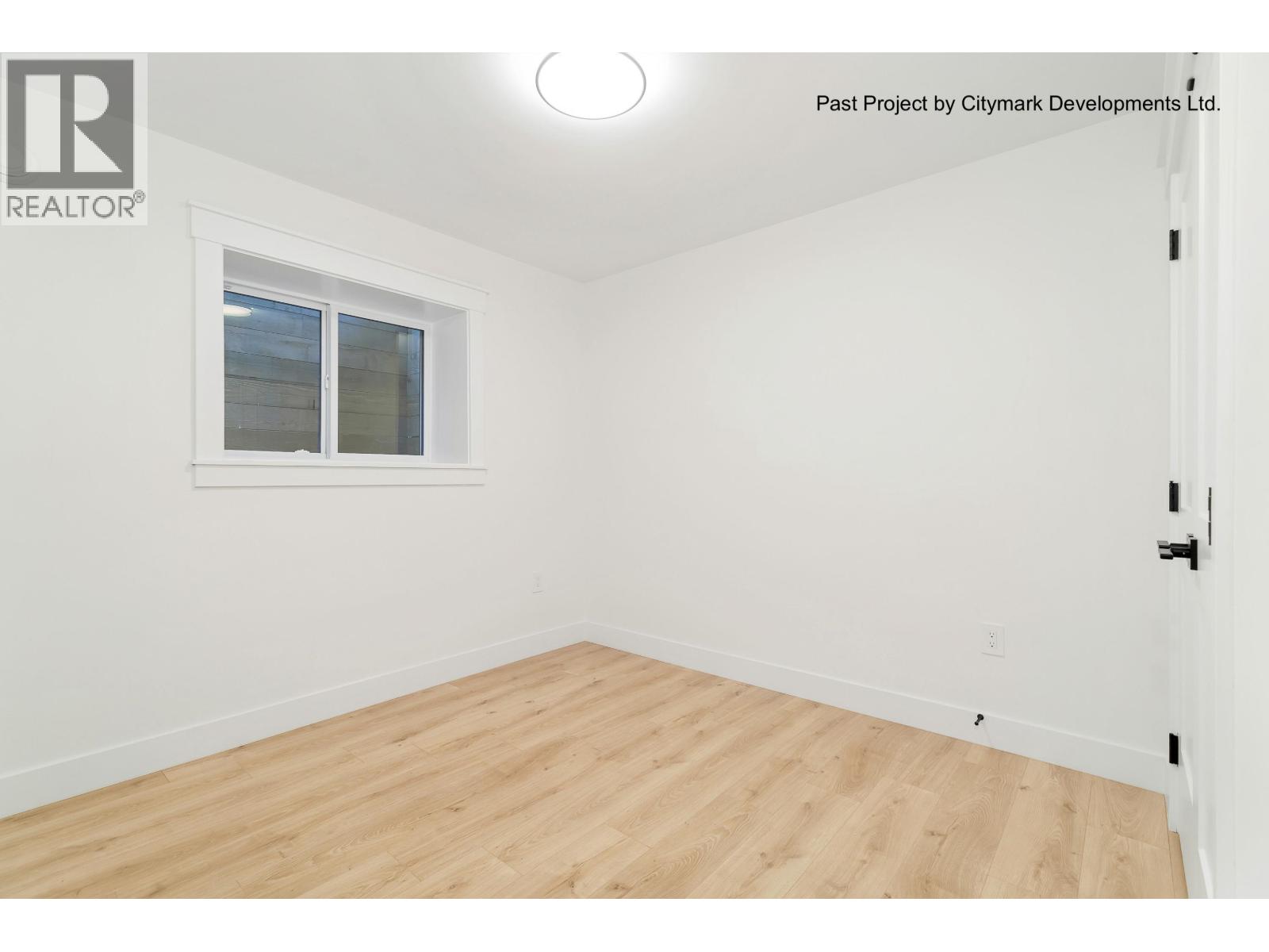 House in North Vancouver - Image 19