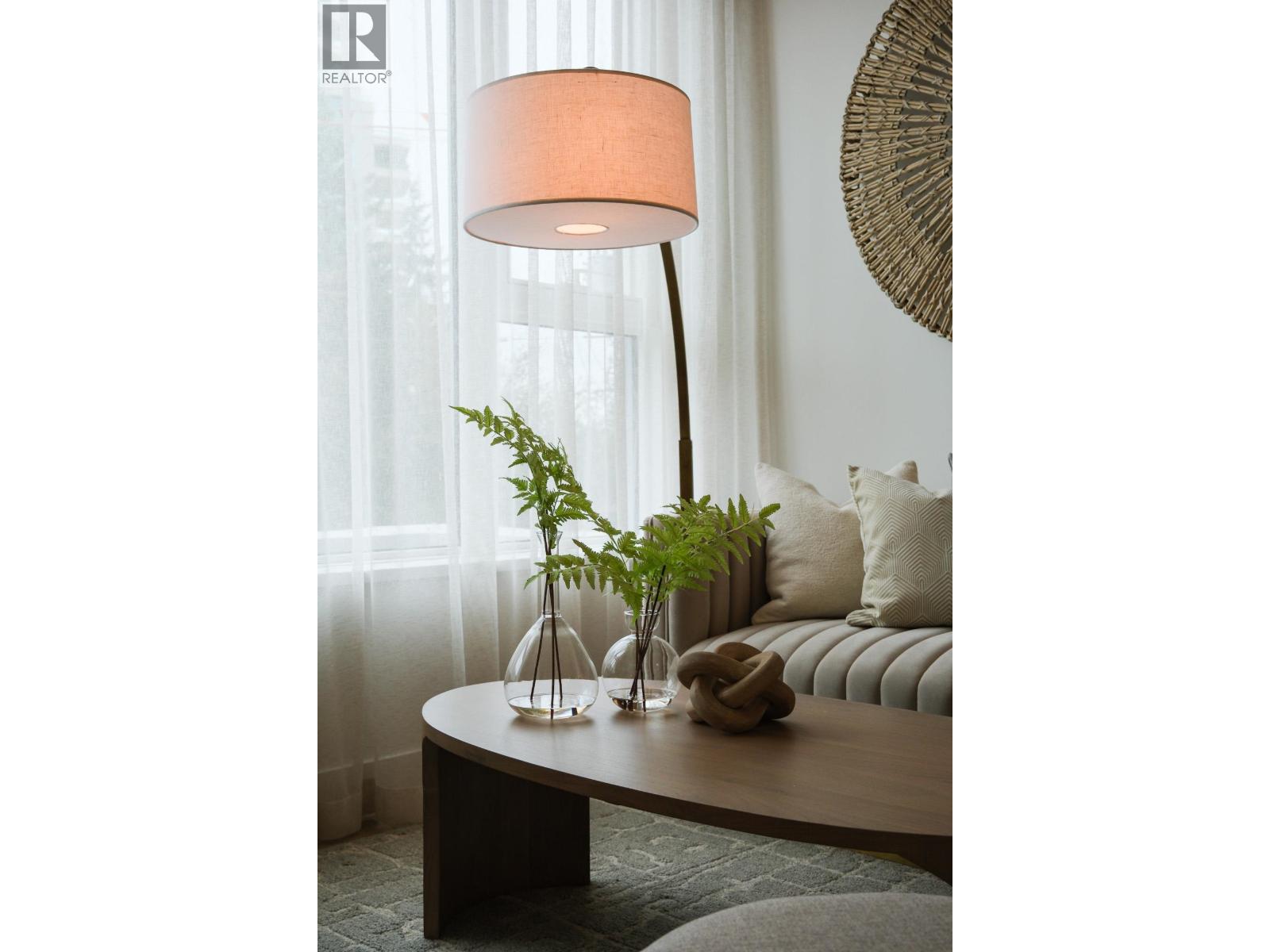 305 423 6TH STREET, West Vancouver