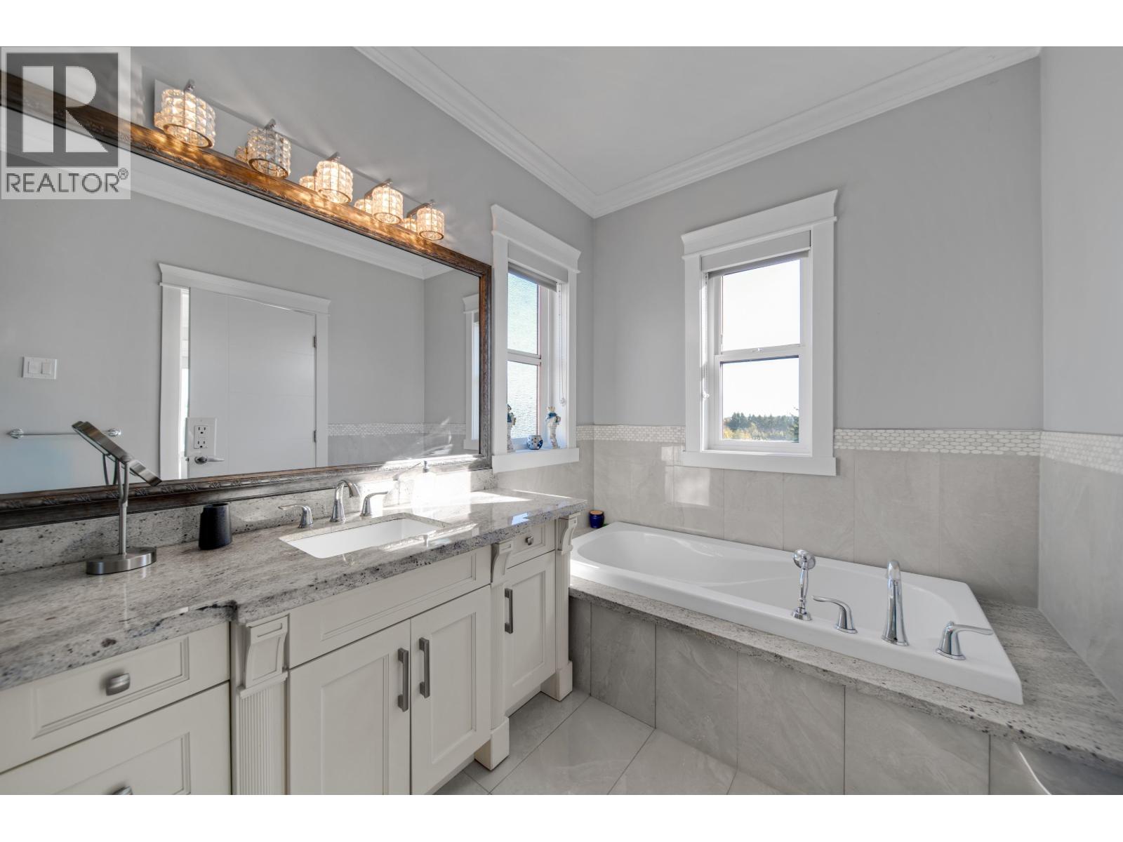 8543 ROYAL OAK AVENUE, Burnaby