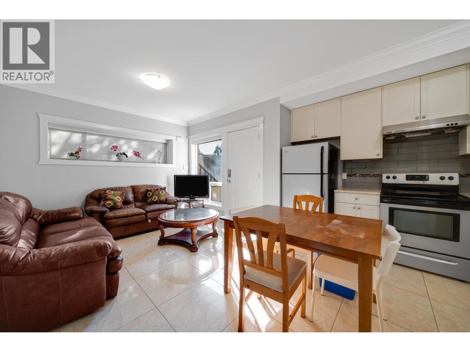 8543 ROYAL OAK AVENUE, Burnaby