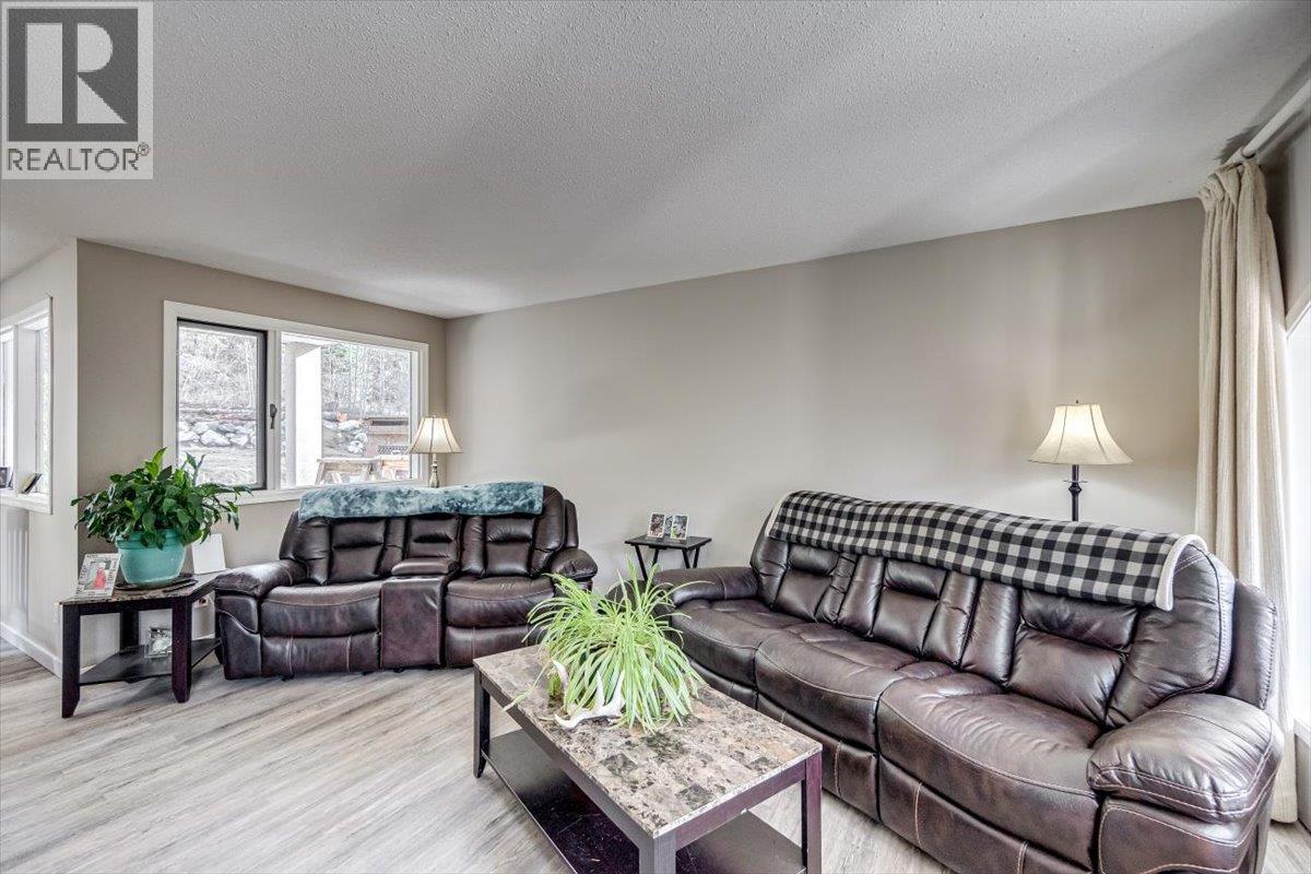 5407 ALLENDALE Crescent, Castlegar