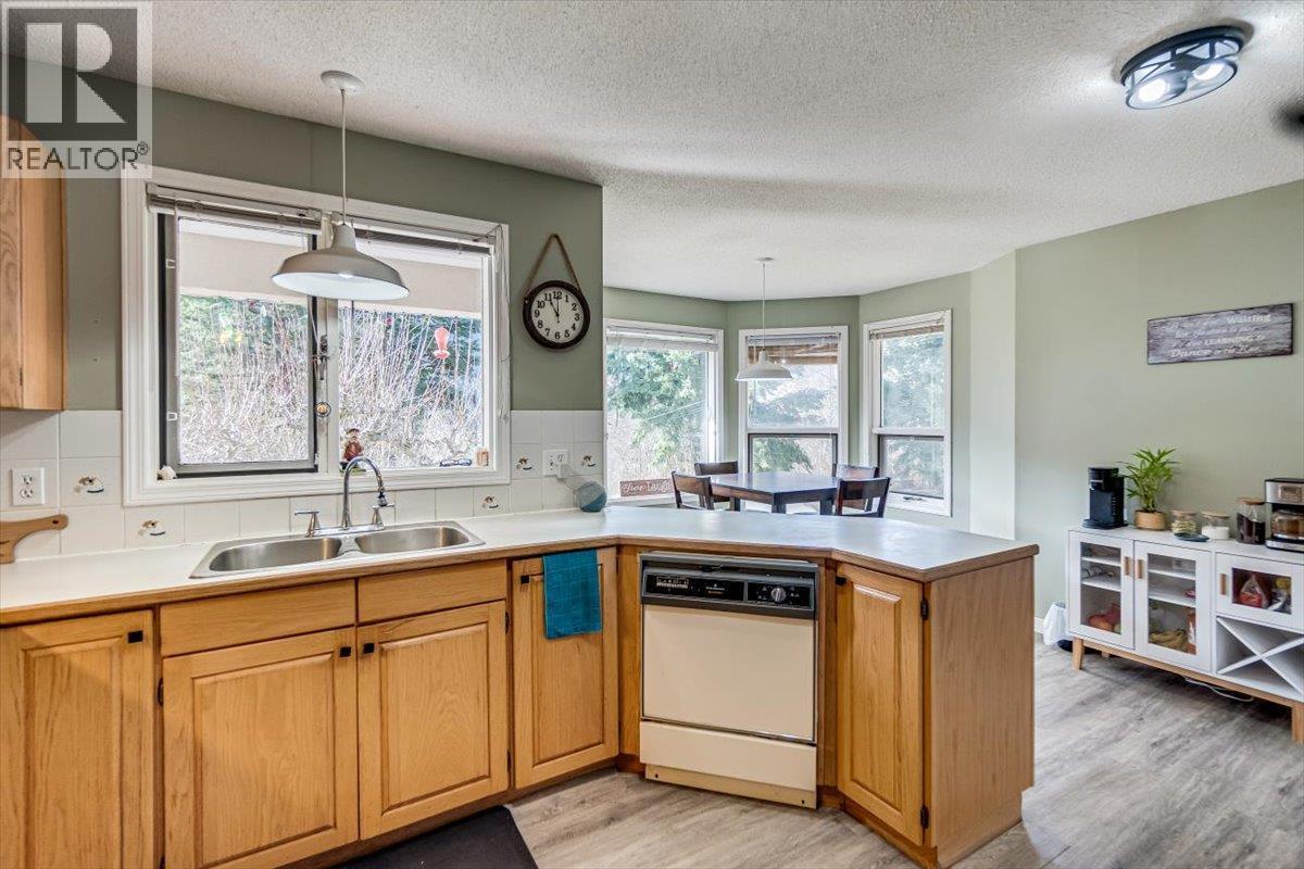 5407 ALLENDALE Crescent, Castlegar