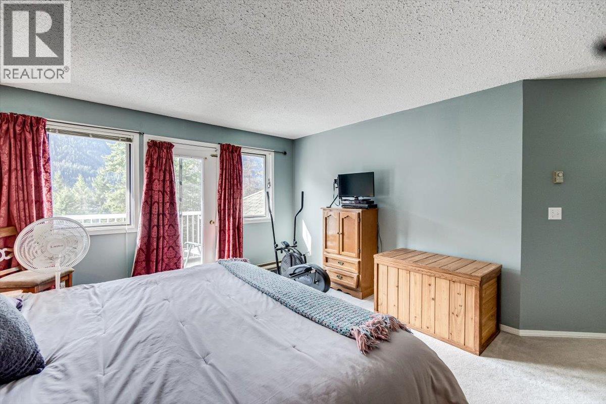 5407 ALLENDALE Crescent, Castlegar
