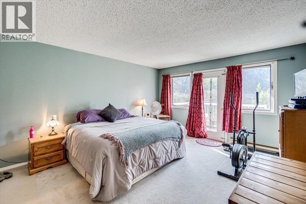 5407 ALLENDALE Crescent, Castlegar