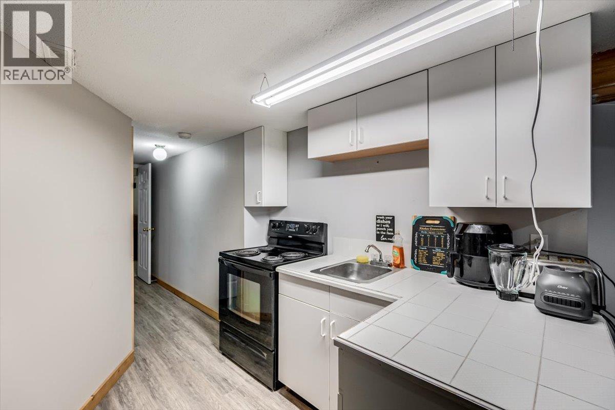 5407 ALLENDALE Crescent, Castlegar