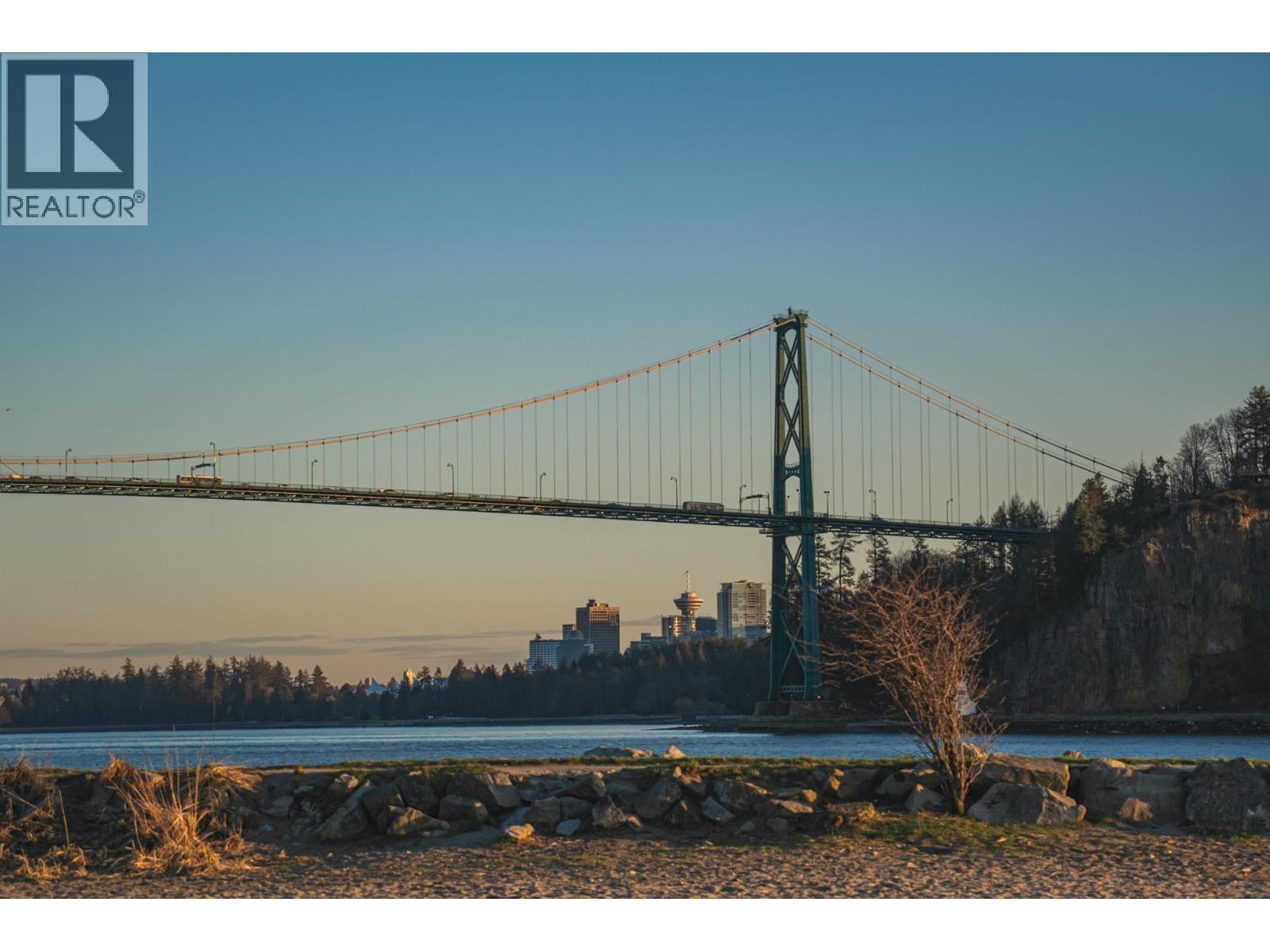 307 423 6TH STREET, West Vancouver