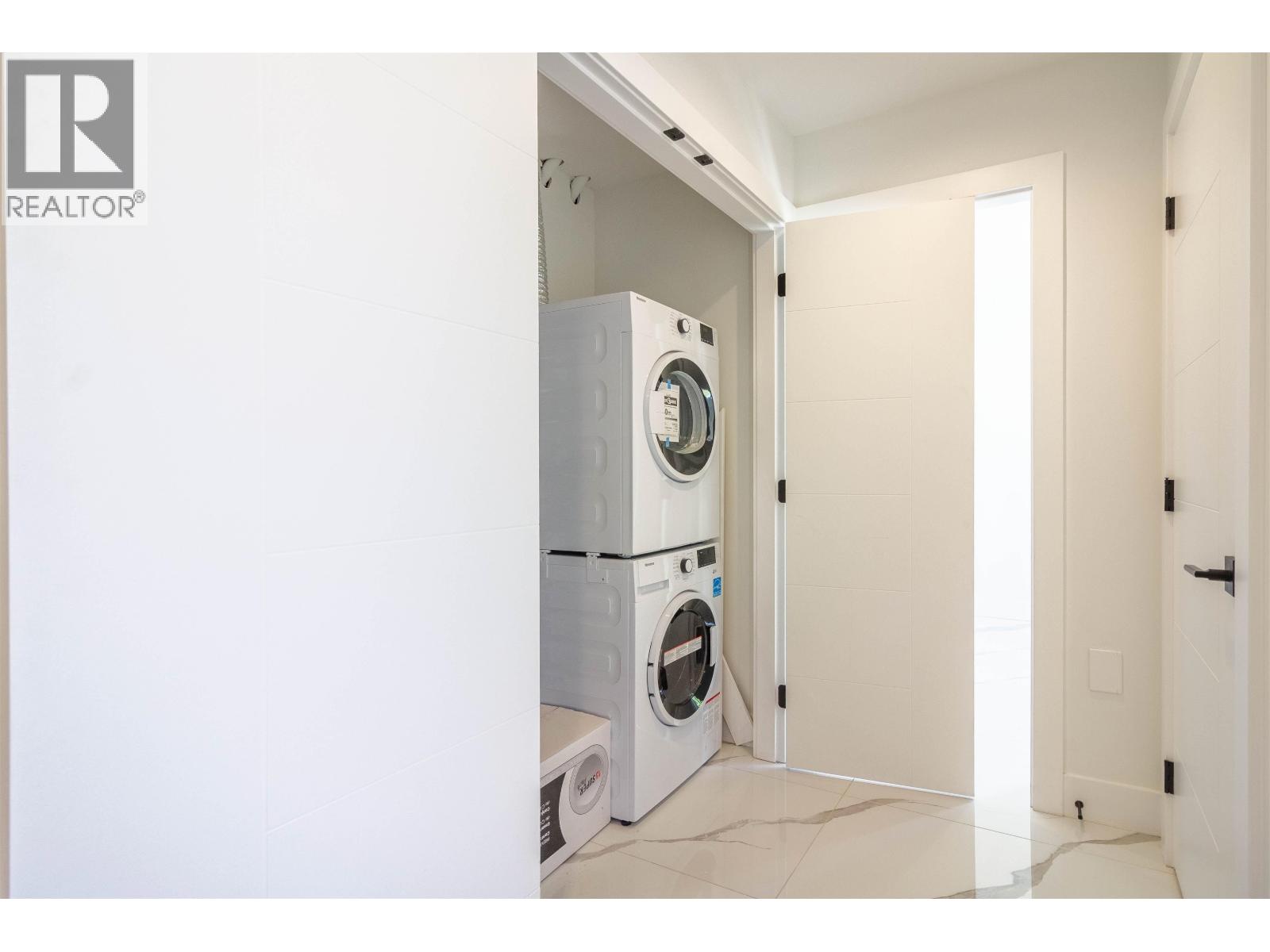 3087 ROYAL OAK AVENUE, Burnaby