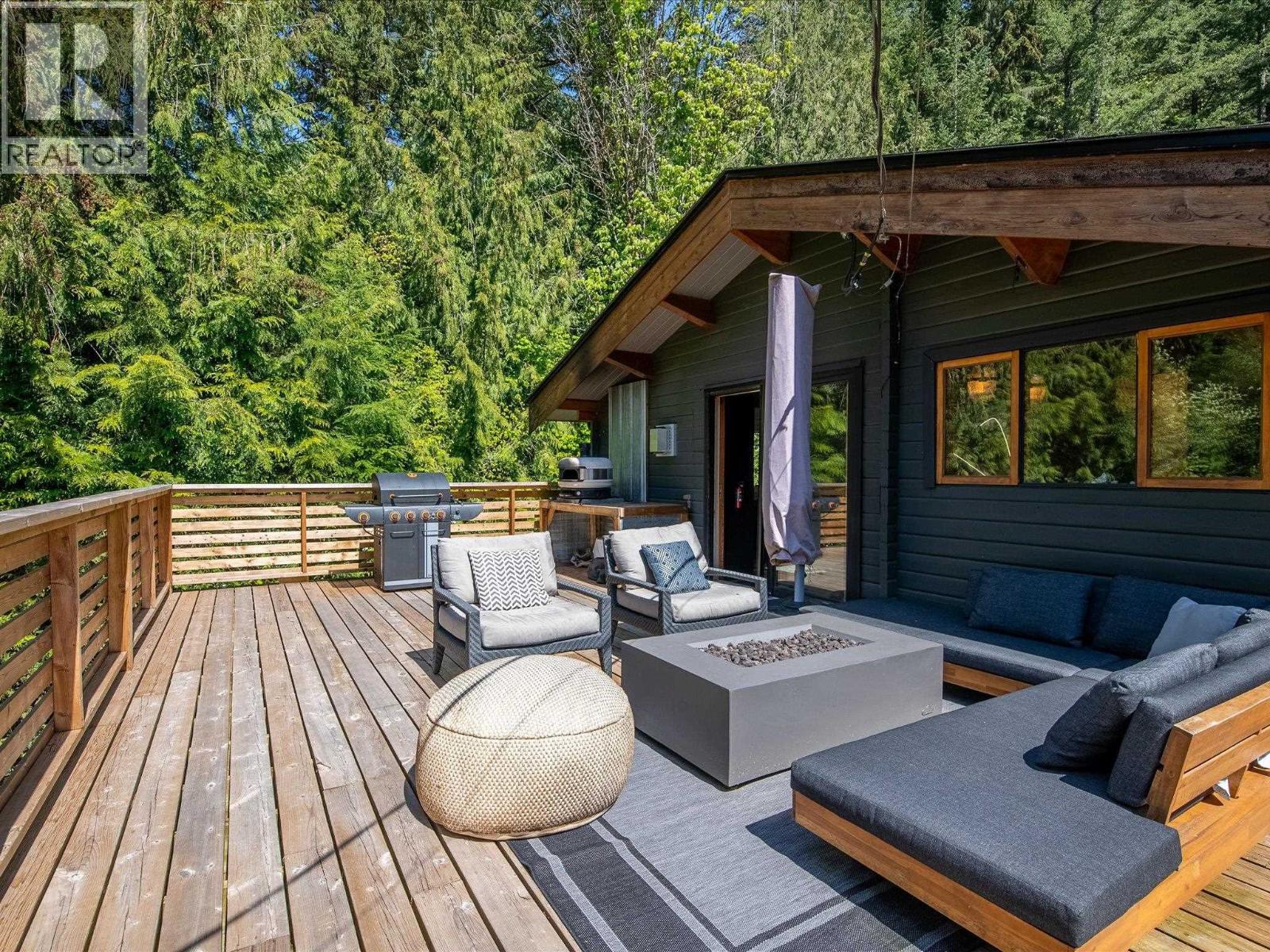 2040 MIDNIGHT WAY, Squamish