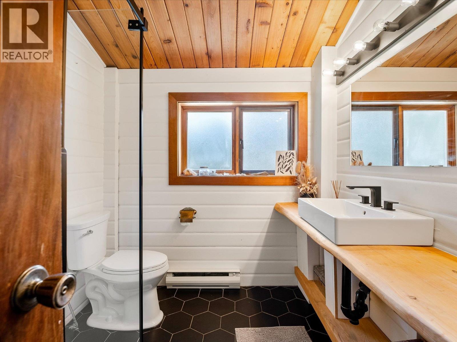 2040 MIDNIGHT WAY, Squamish