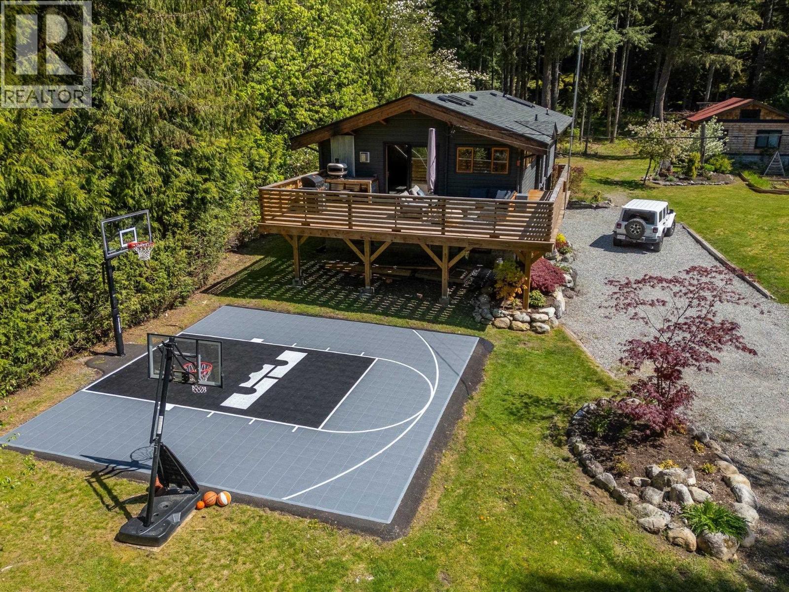 2040 MIDNIGHT WAY, Squamish