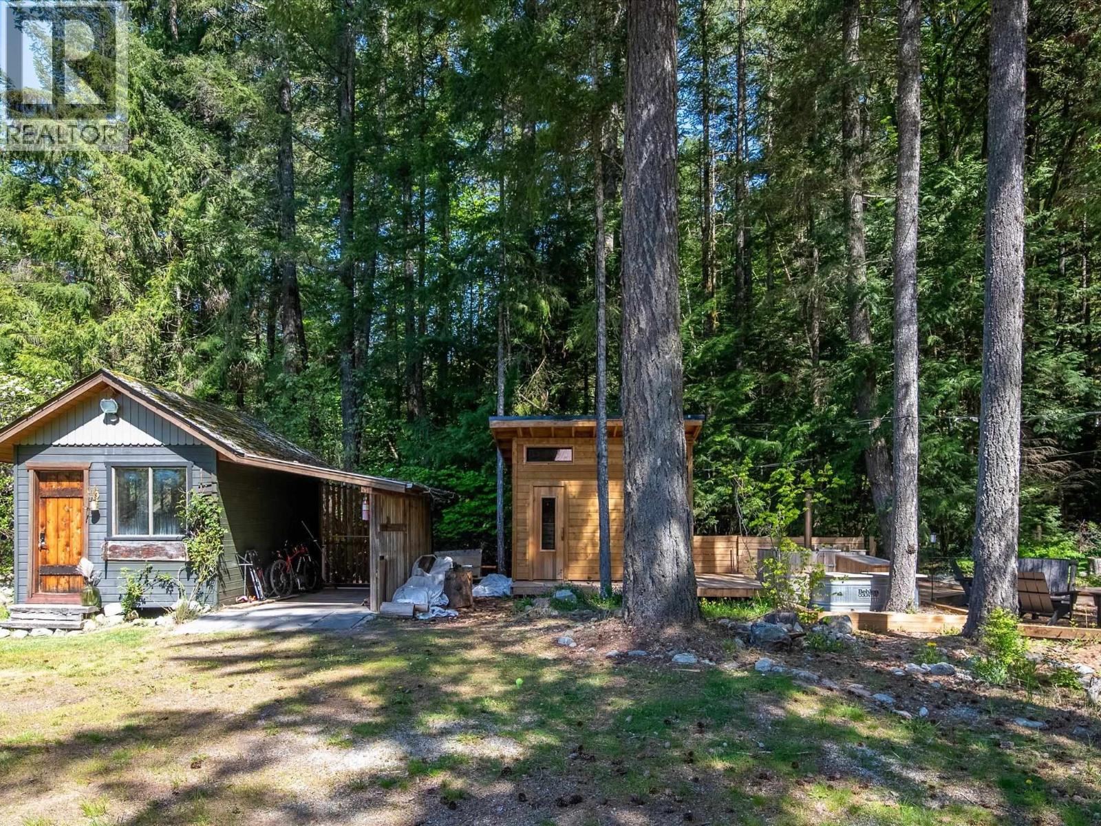 2040 MIDNIGHT WAY, Squamish
