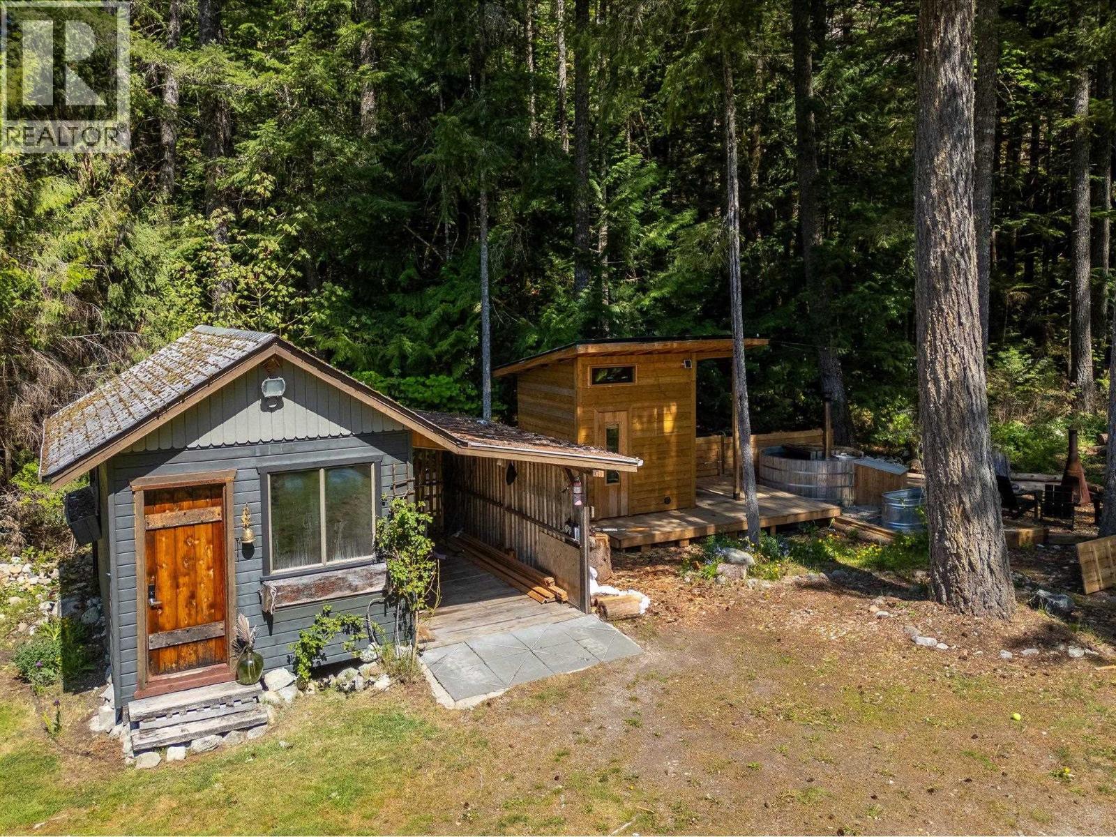 2040 MIDNIGHT WAY, Squamish