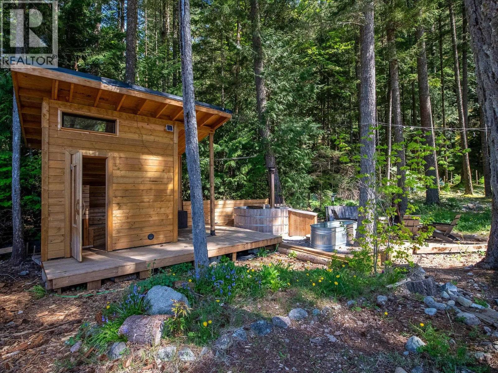 2040 MIDNIGHT WAY, Squamish