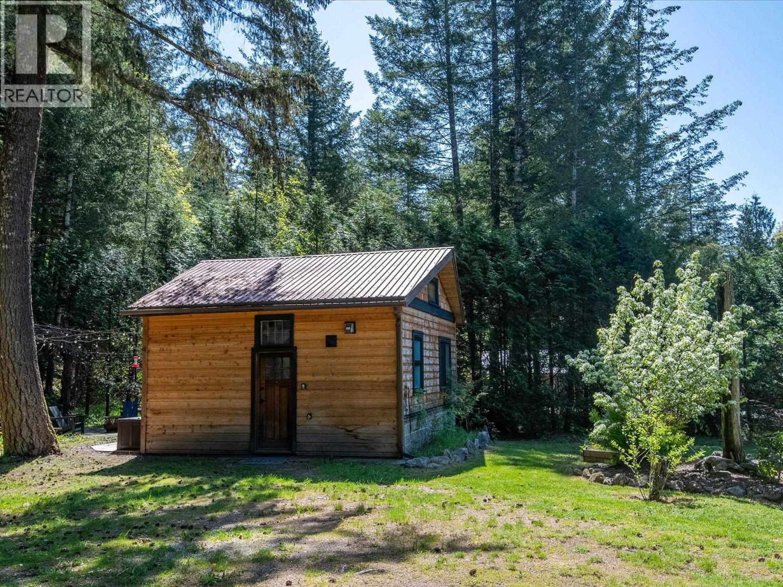 2040 MIDNIGHT WAY, Squamish