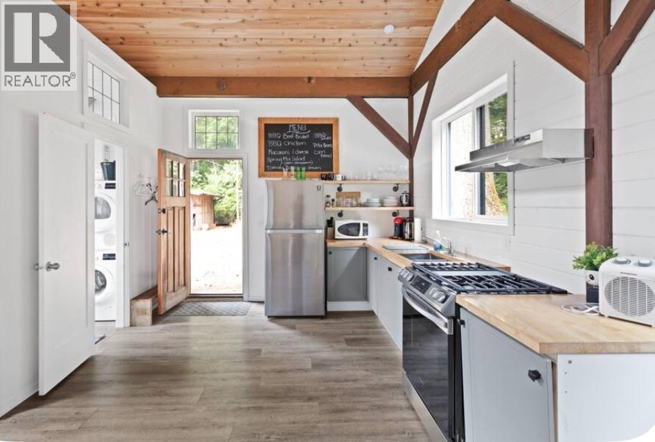 2040 MIDNIGHT WAY, Squamish