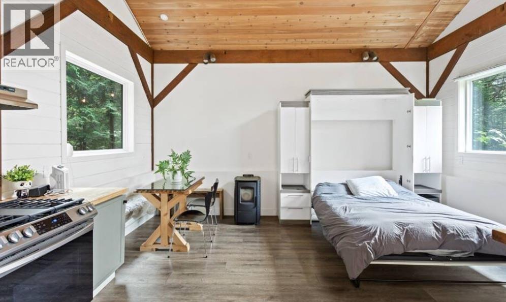 2040 MIDNIGHT WAY, Squamish