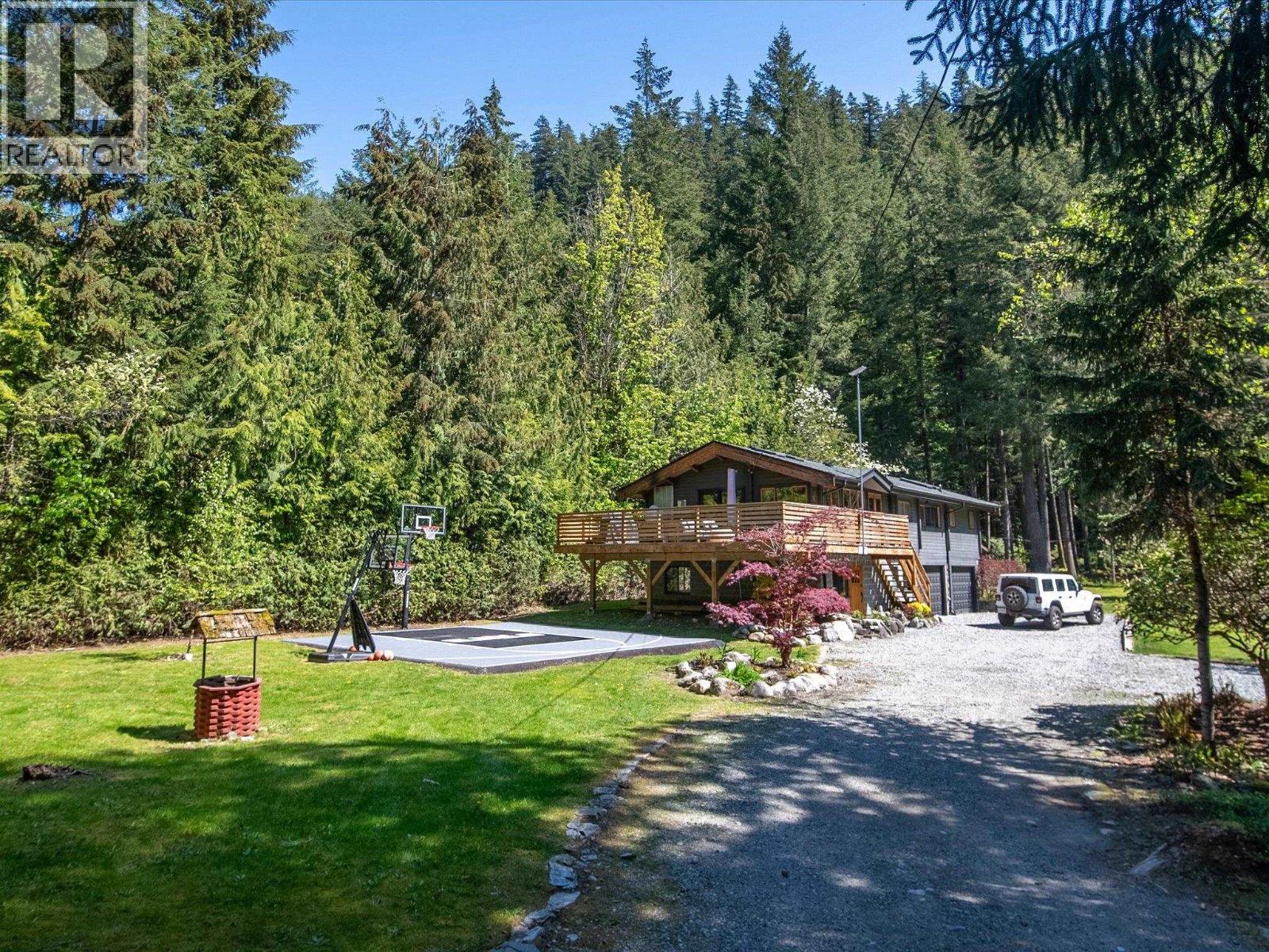 2040 MIDNIGHT WAY, Squamish