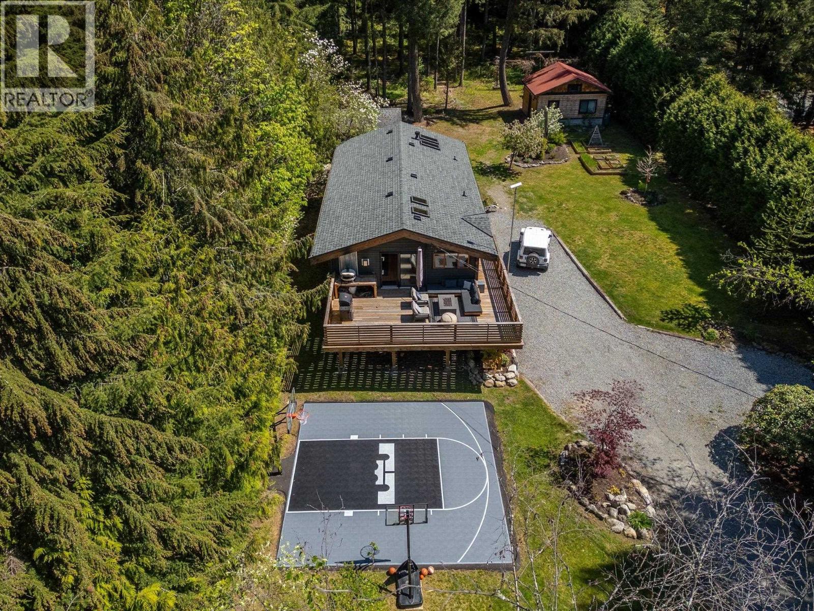 2040 MIDNIGHT WAY, Squamish