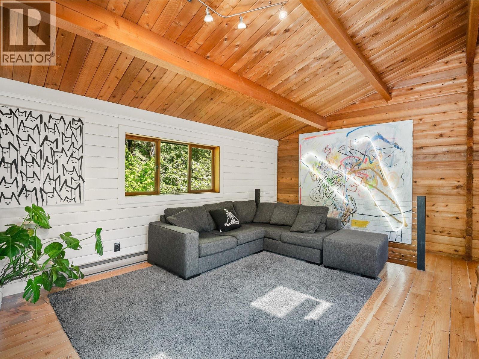 2040 MIDNIGHT WAY, Squamish