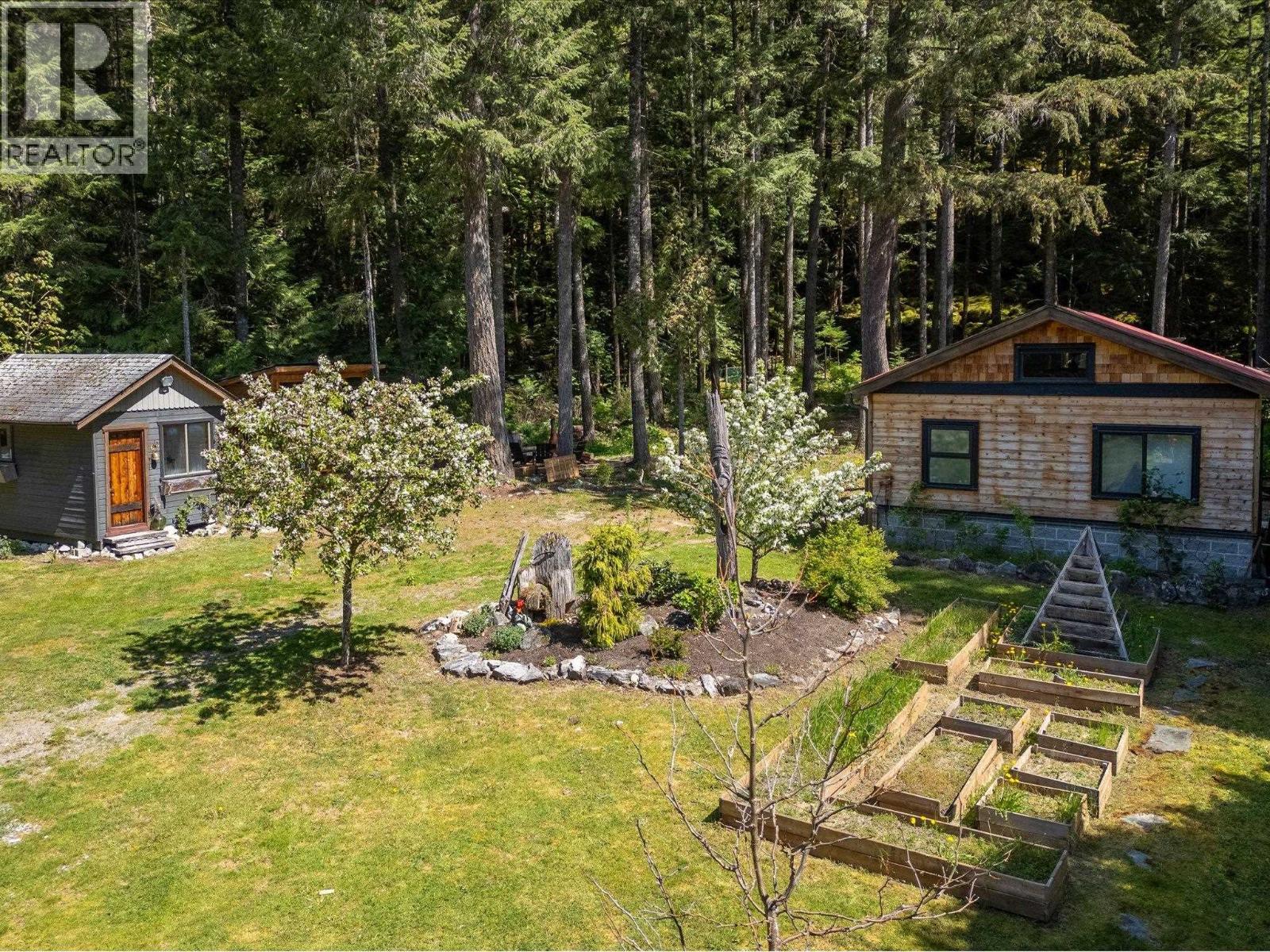2040 MIDNIGHT WAY, Squamish