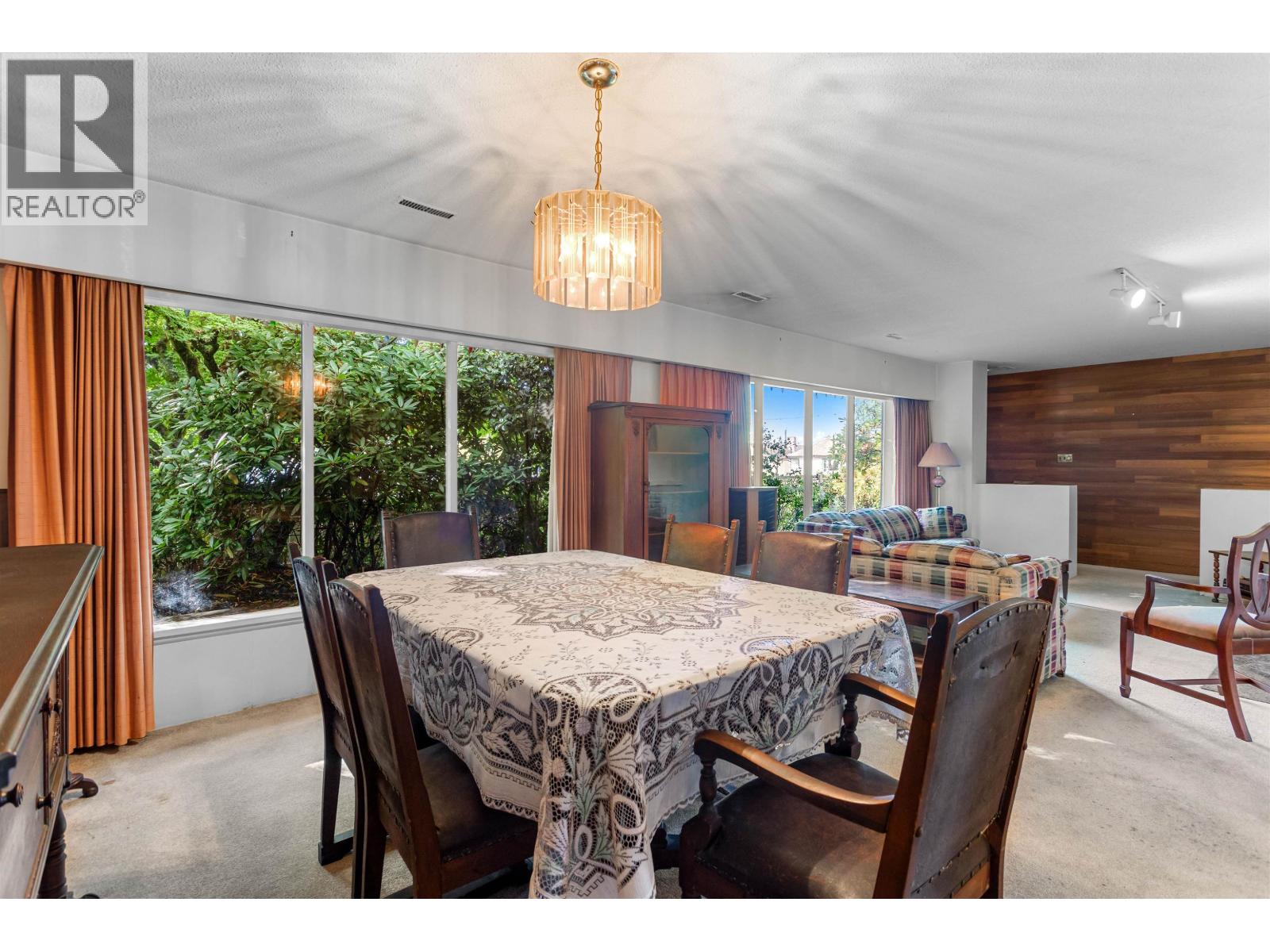 260 W 21ST STREET, North Vancouver