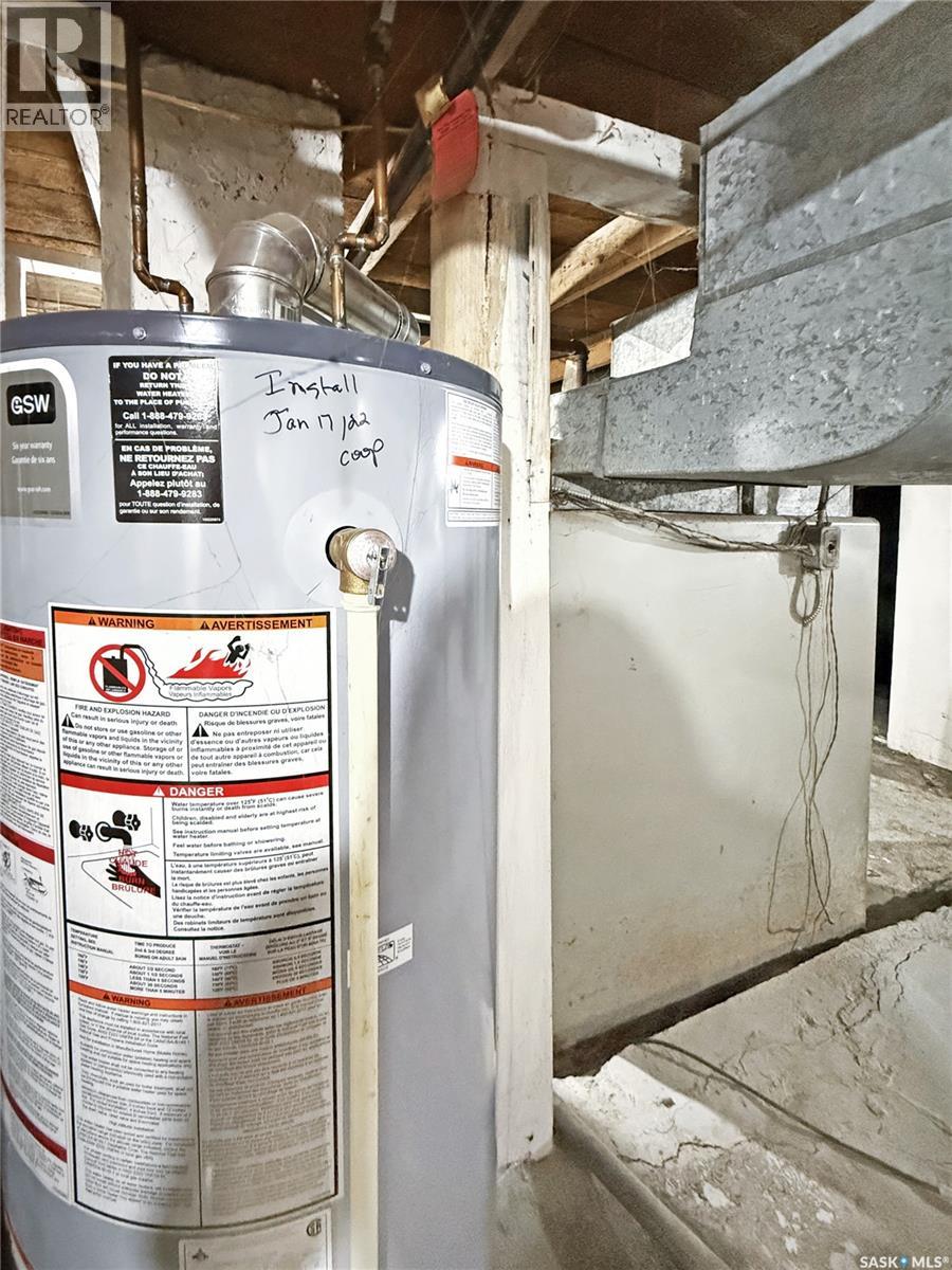 Single Family House Bungalow for Sale in  th AVENUE NW Swift Current 