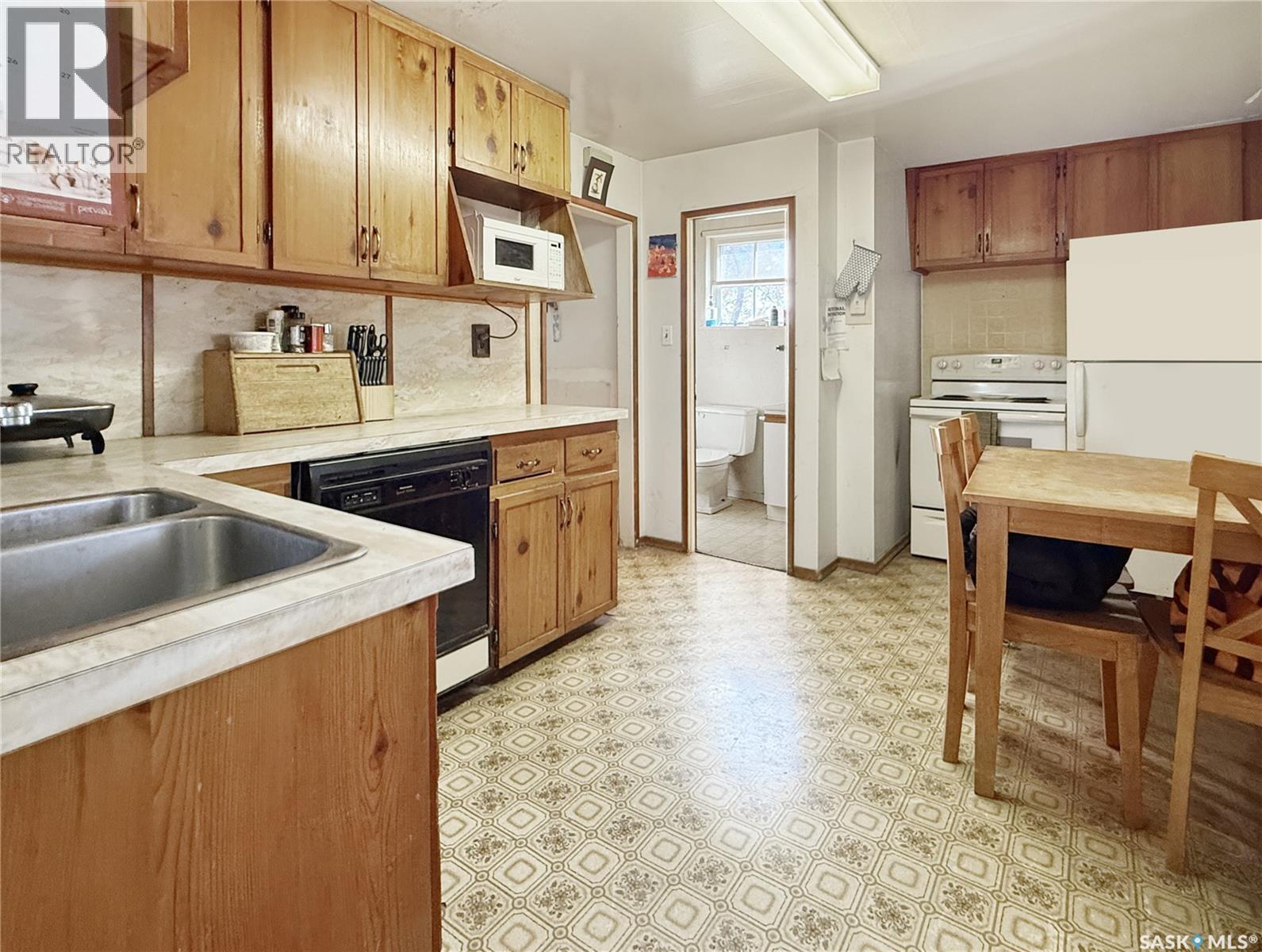 Single Family House Bungalow for Sale in  th AVENUE NW Swift Current 