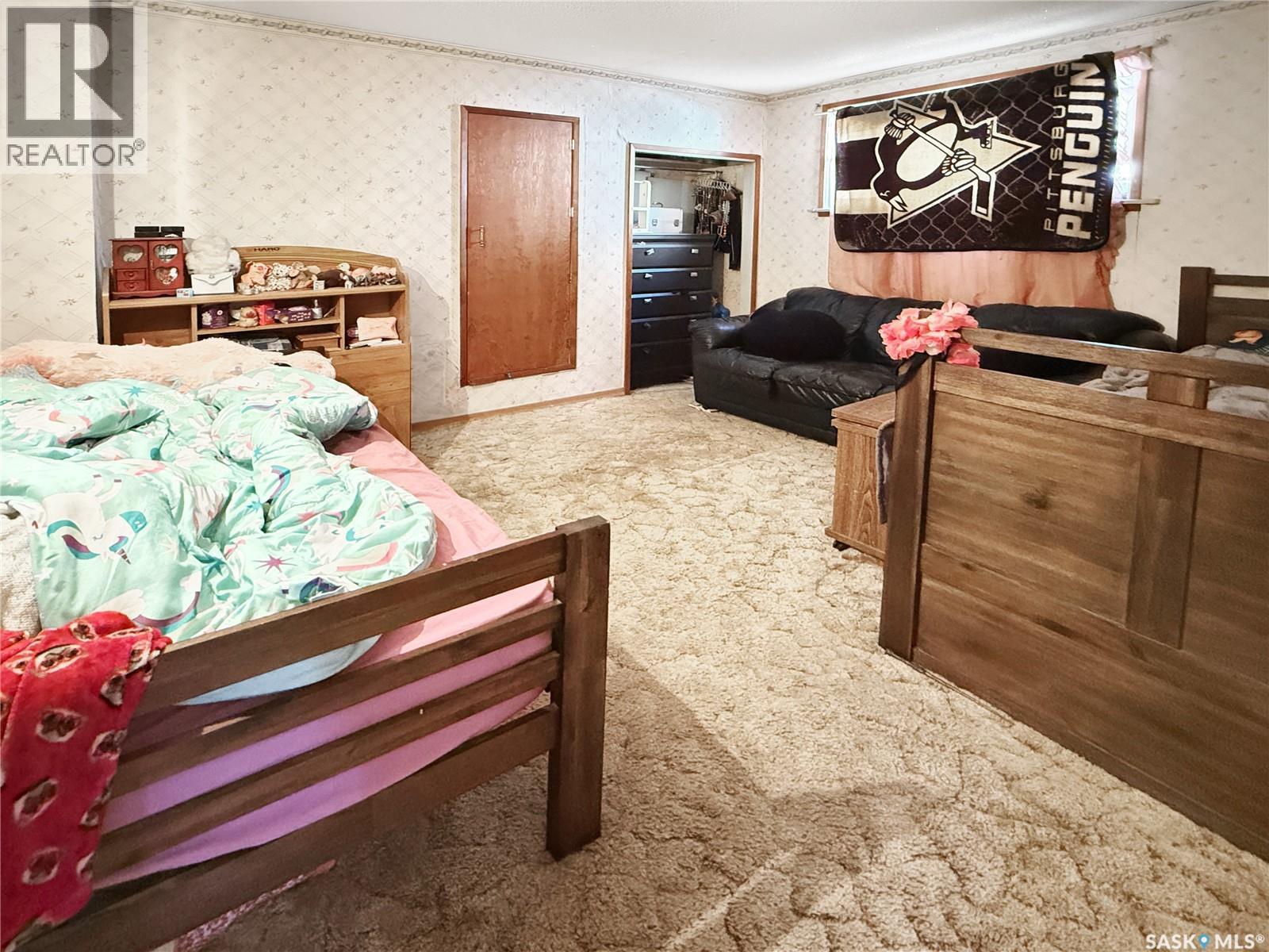 Single Family House Bungalow for Sale in  th AVENUE NW Swift Current 