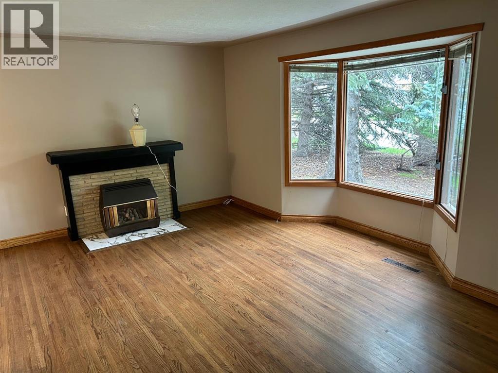 Single Family House Bungalow for Sale in   Street S Glendale Lethbridge 