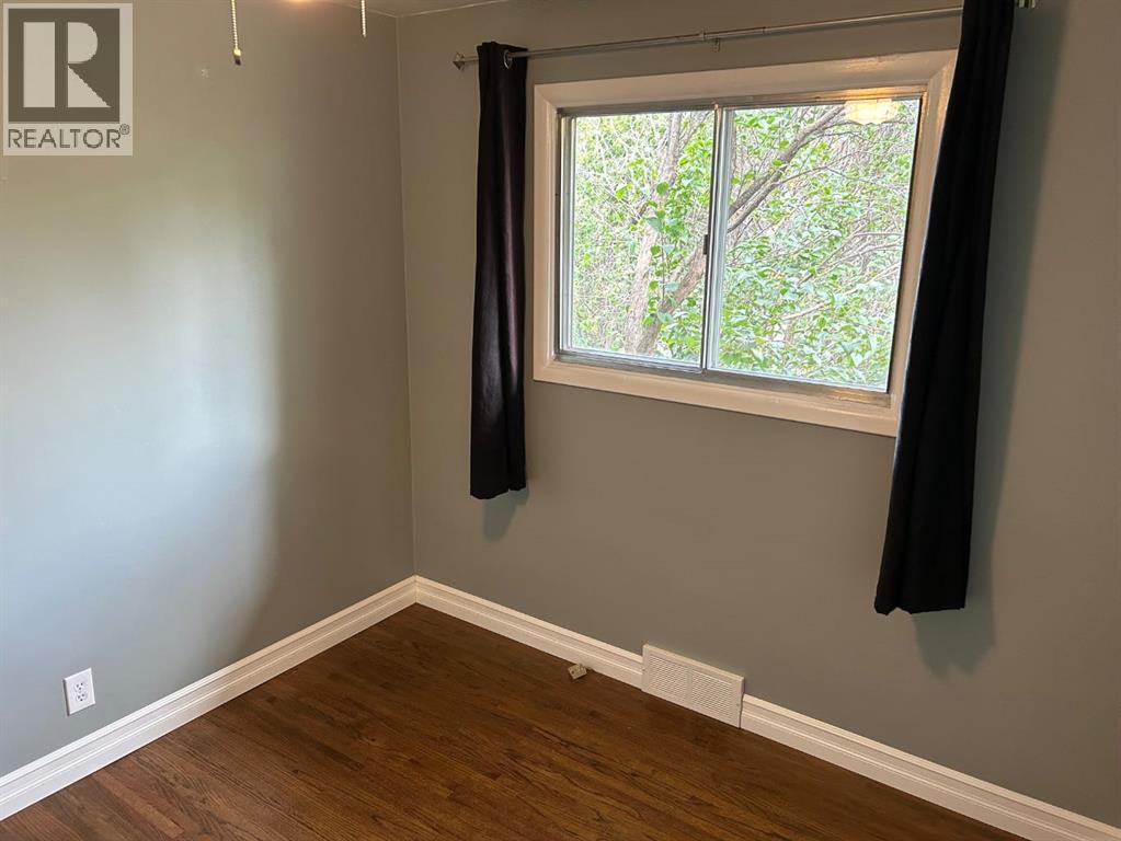 Single Family House Bungalow for Sale in   Street S Glendale Lethbridge 