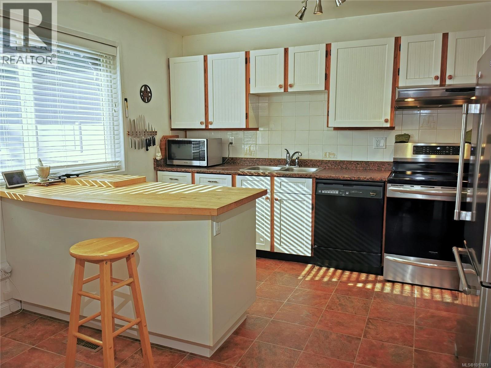  10240 Cleveland Road, Sidney