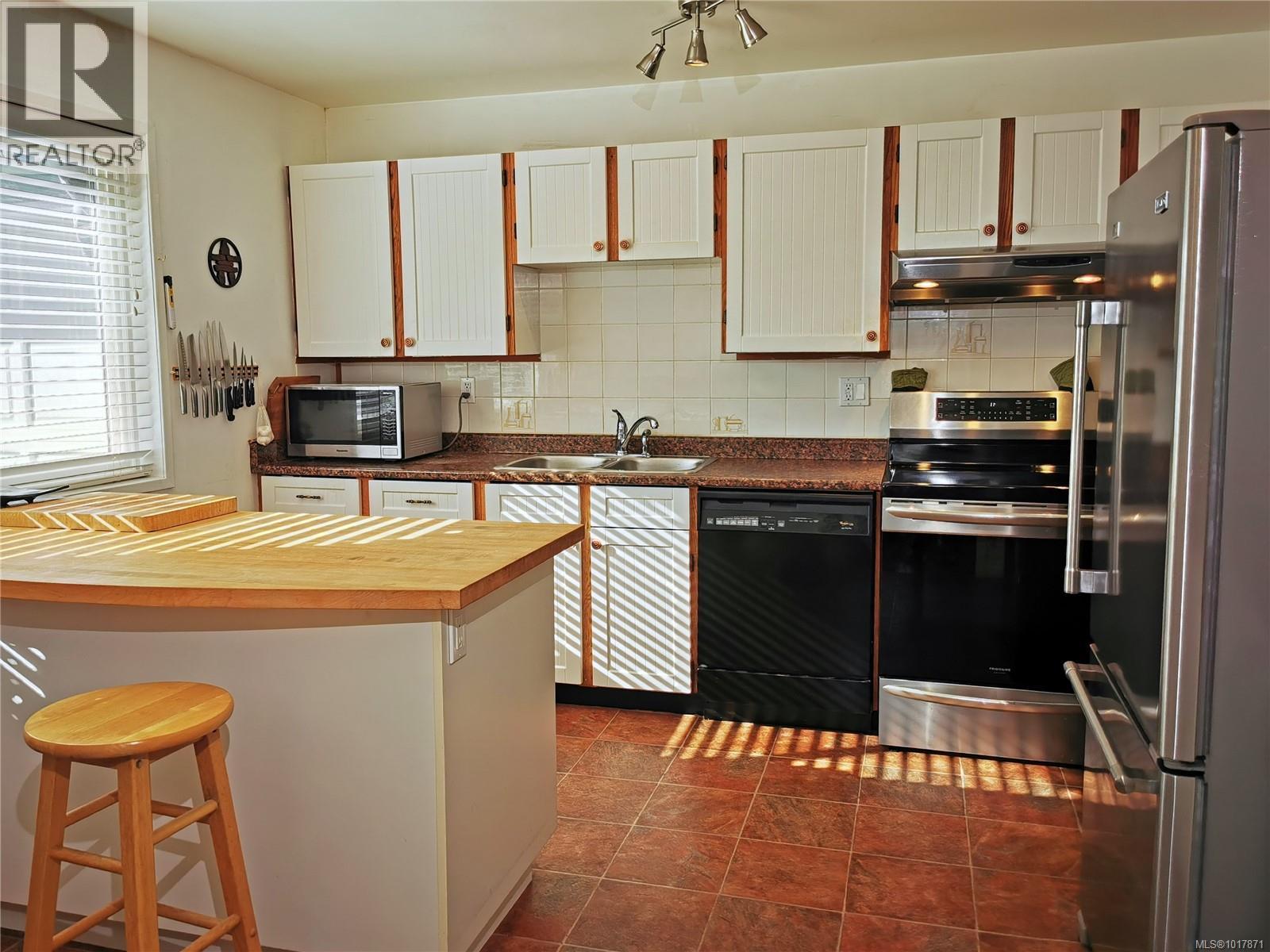  10240 Cleveland Road, Sidney
