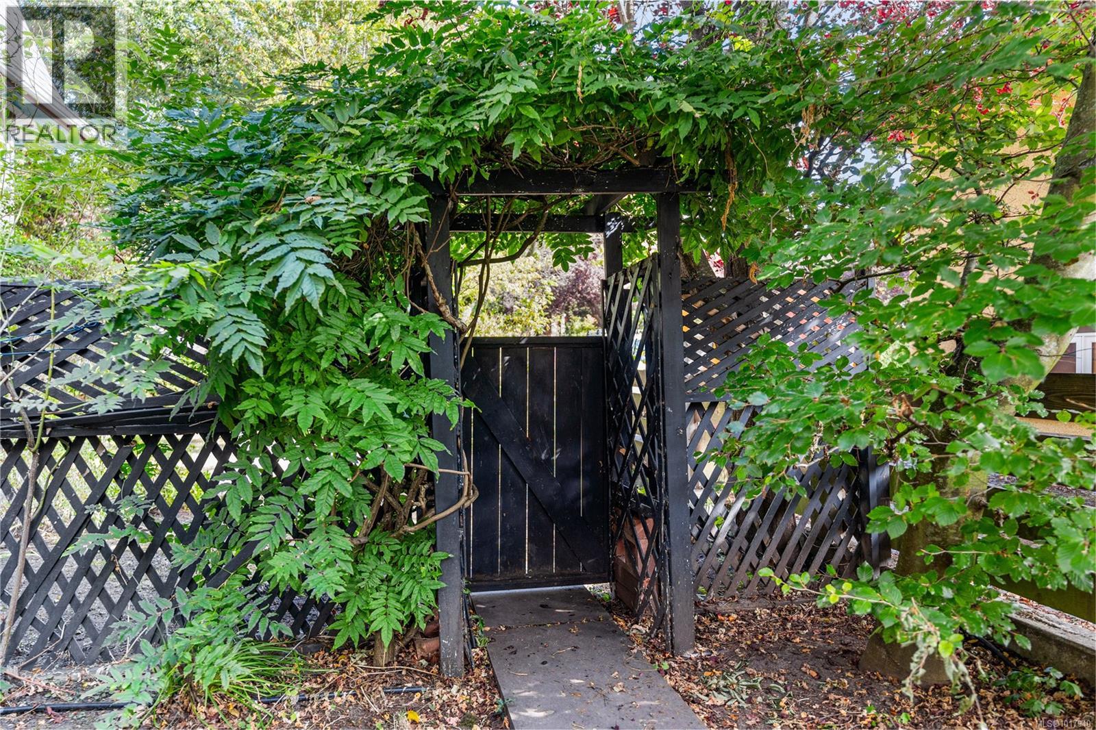  1726 Stanley Avenue, Victoria