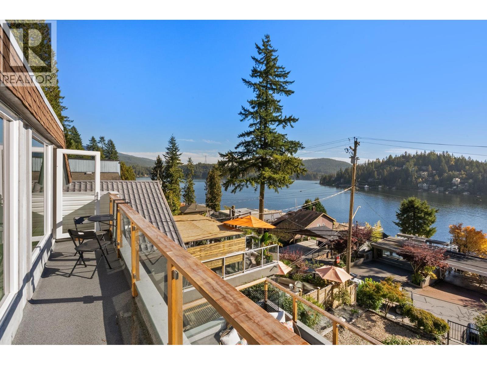 2717 PANORAMA DRIVE, North Vancouver