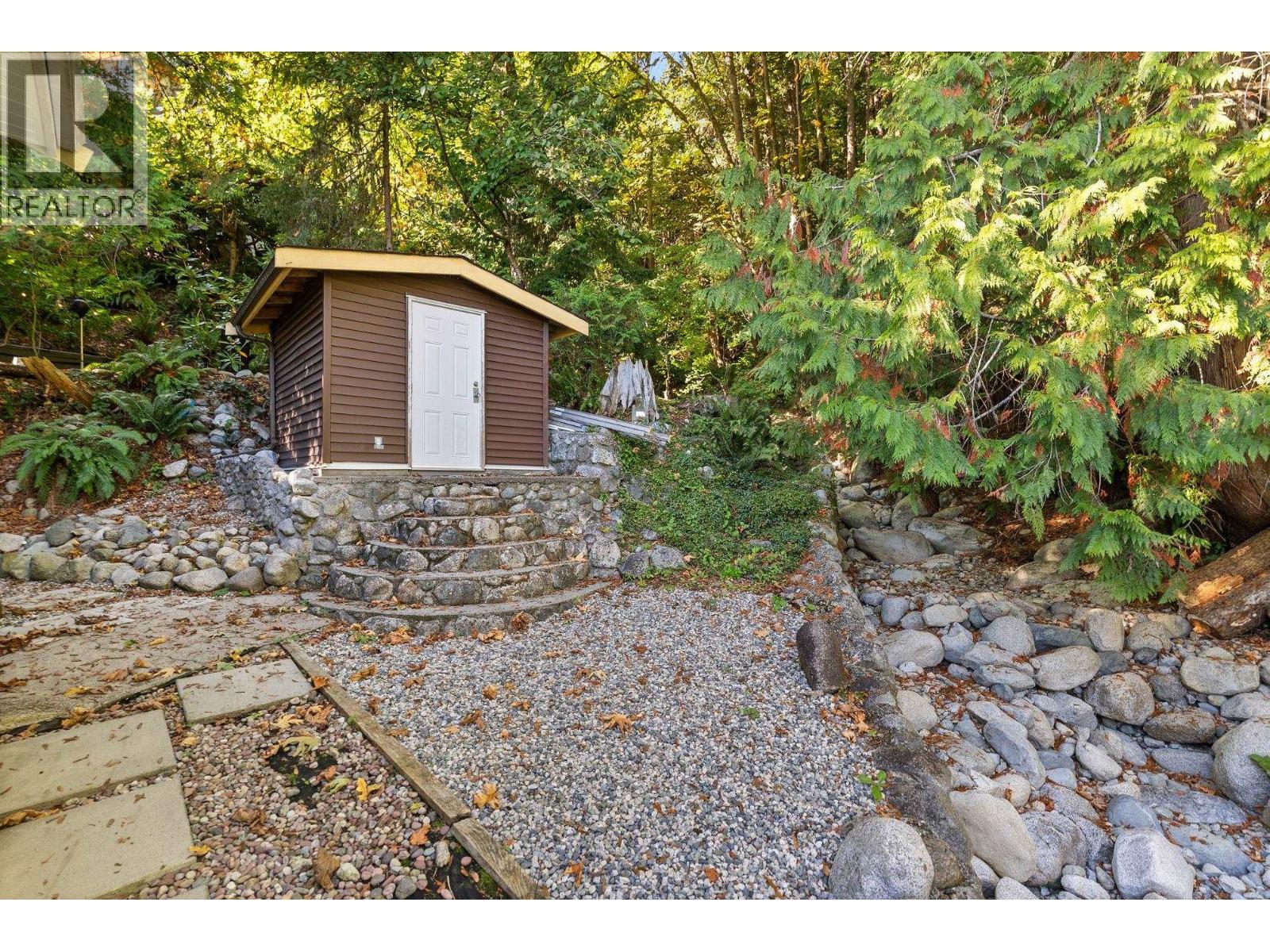 2717 PANORAMA DRIVE, North Vancouver
