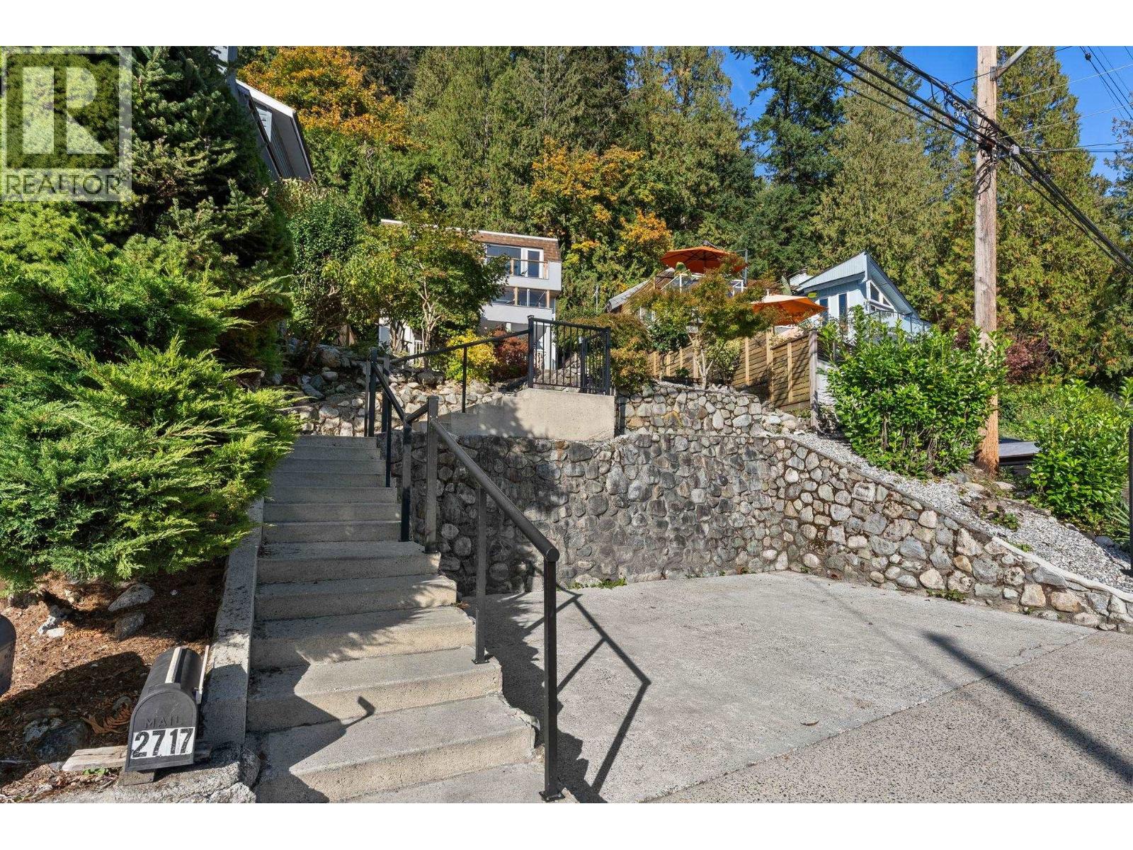 2717 PANORAMA DRIVE, North Vancouver