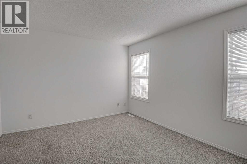 Single Family House for Sale in  Somerside Close SW Somerset Calgary 