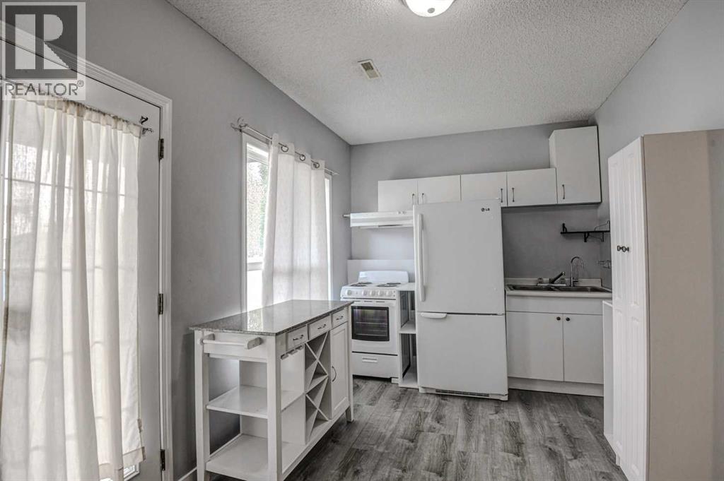 Single Family House for Sale in  Somerside Close SW Somerset Calgary 