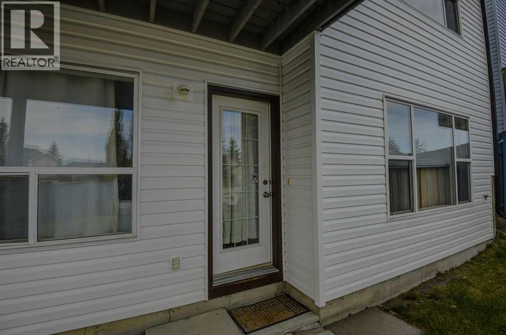 Single Family House for Sale in  Somerside Close SW Somerset Calgary 