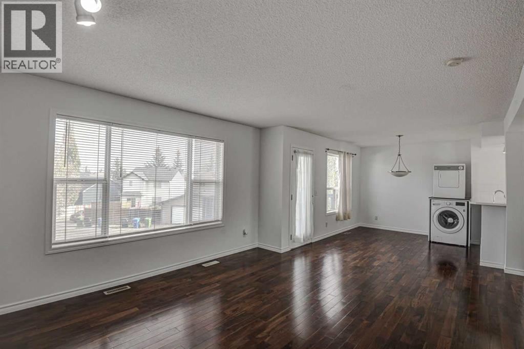 Single Family House for Sale in  Somerside Close SW Somerset Calgary 