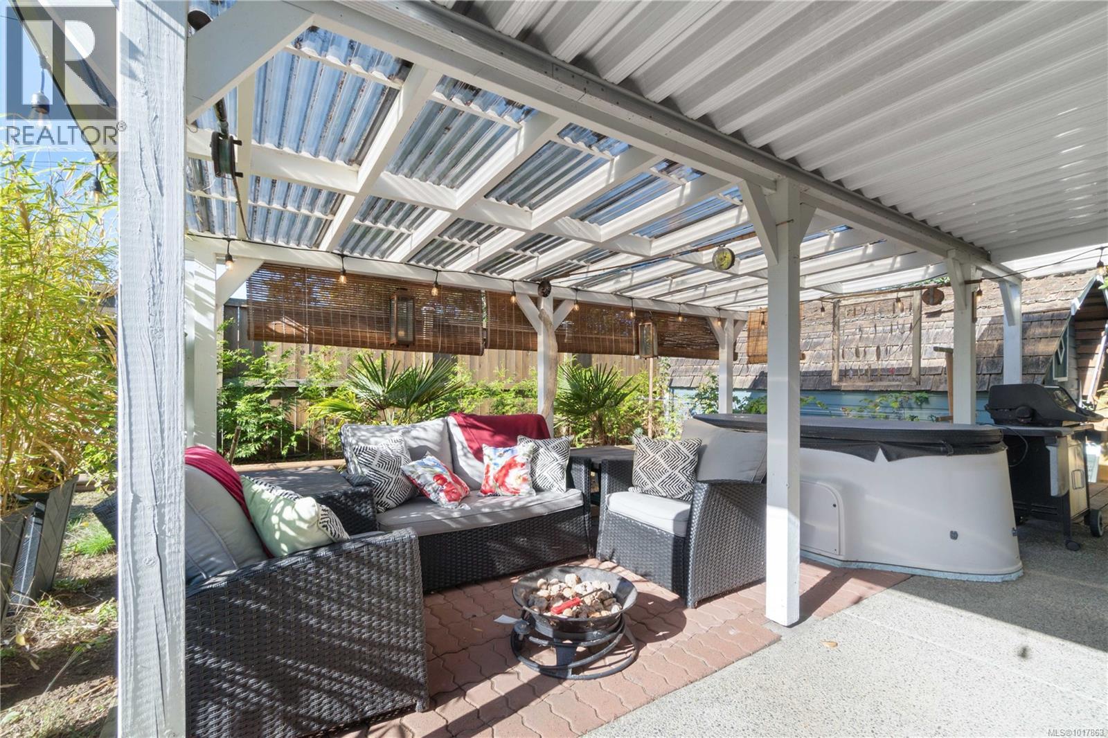 691 Brice Ave, Parksville