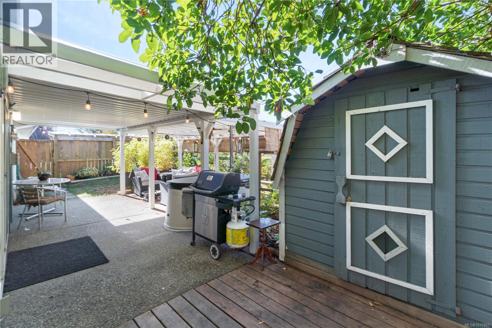 691 Brice Ave, Parksville