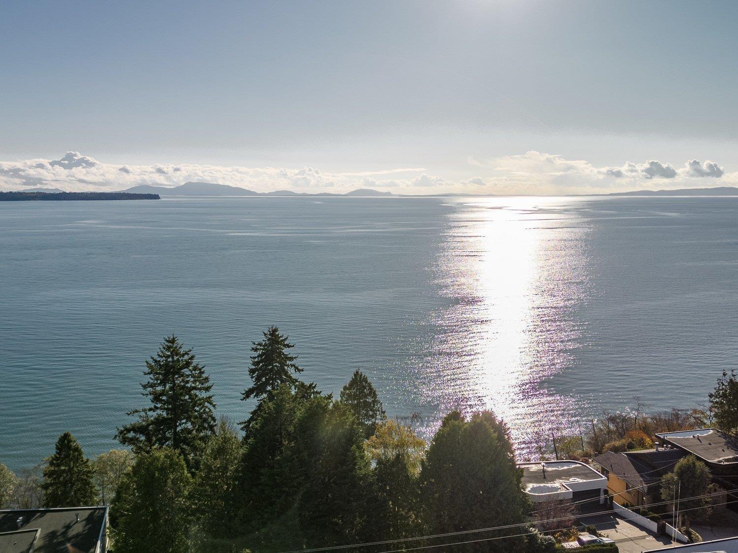 1375 KERFOOT ROAD, White Rock