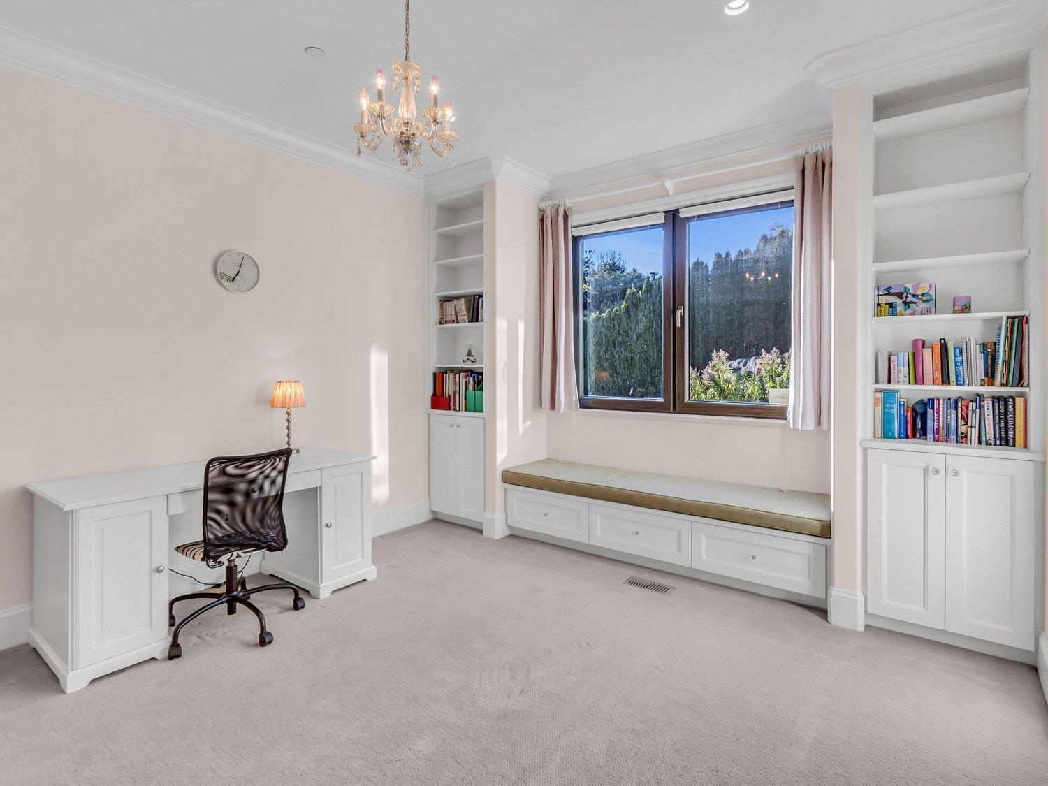 1375 KERFOOT ROAD, White Rock