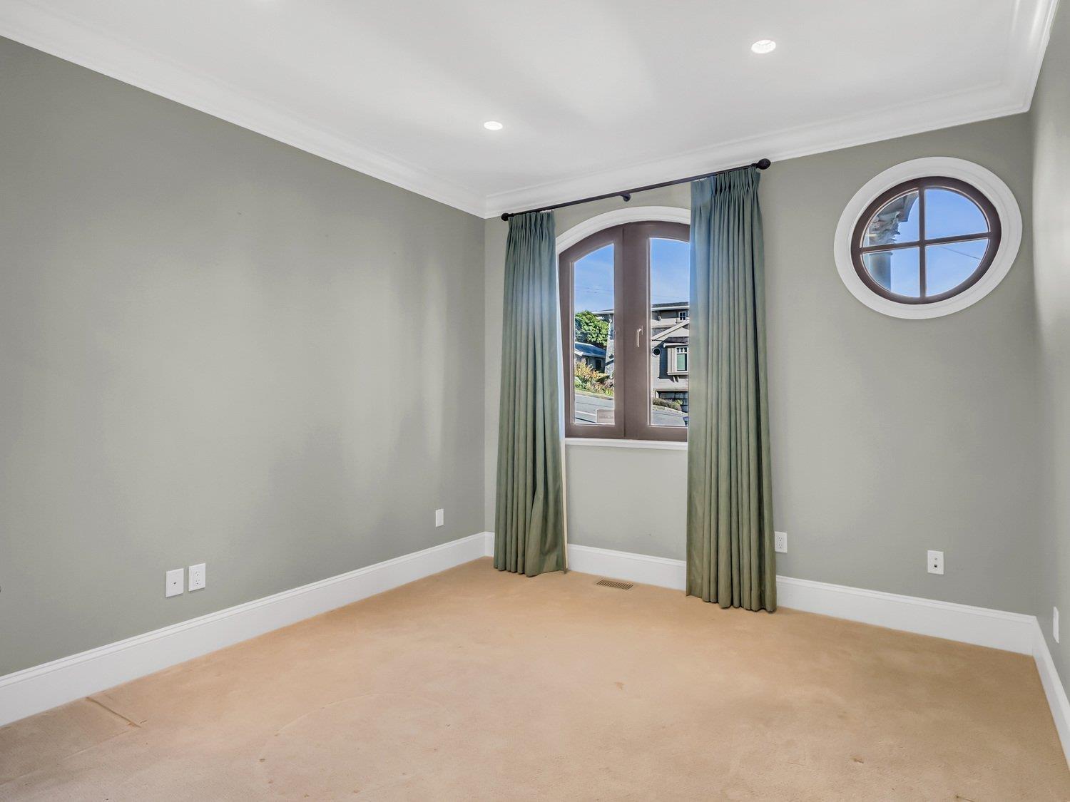 1375 KERFOOT ROAD, White Rock