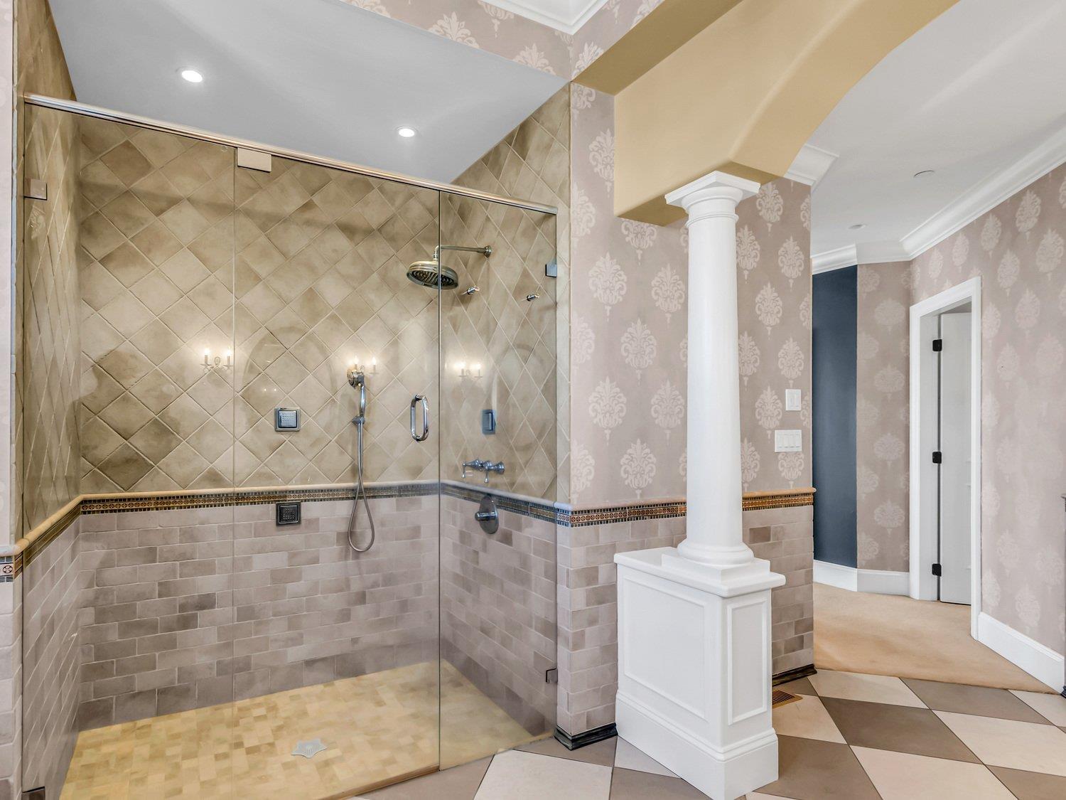 1375 KERFOOT ROAD, White Rock