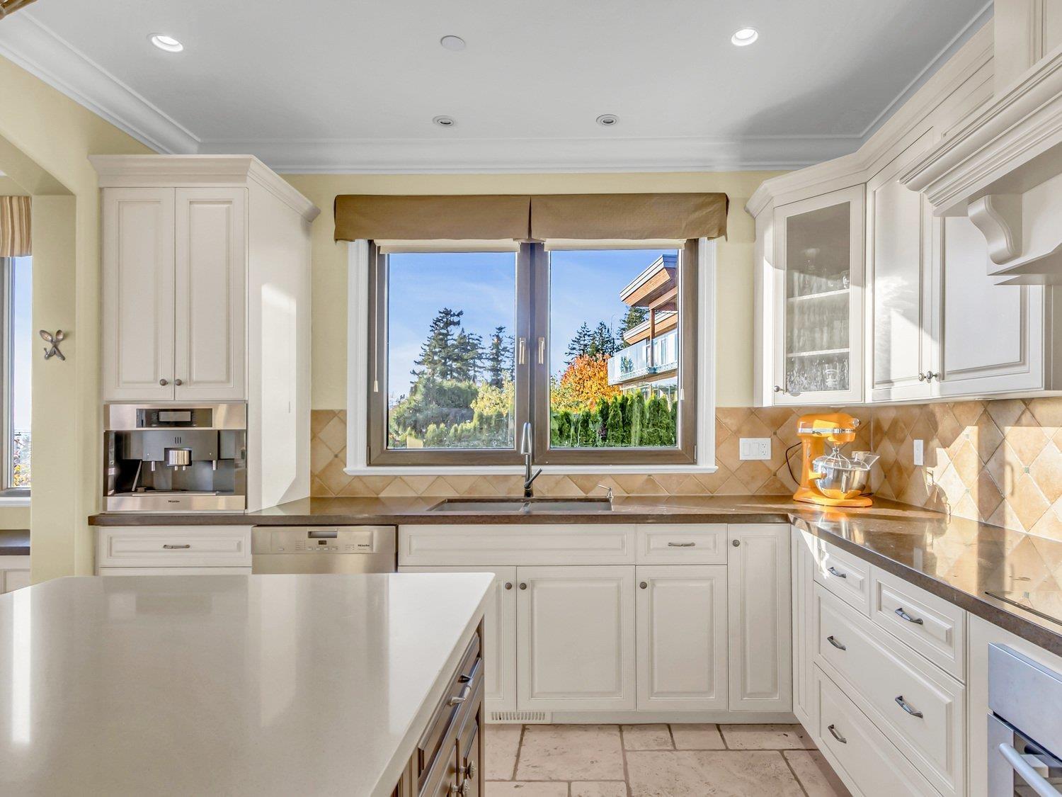 1375 KERFOOT ROAD, White Rock