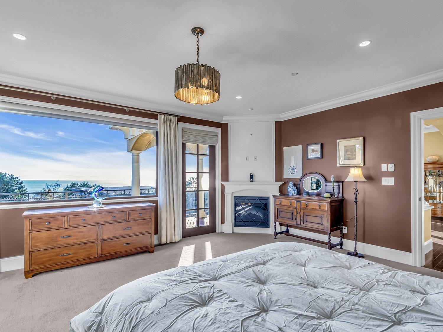 1375 KERFOOT ROAD, White Rock